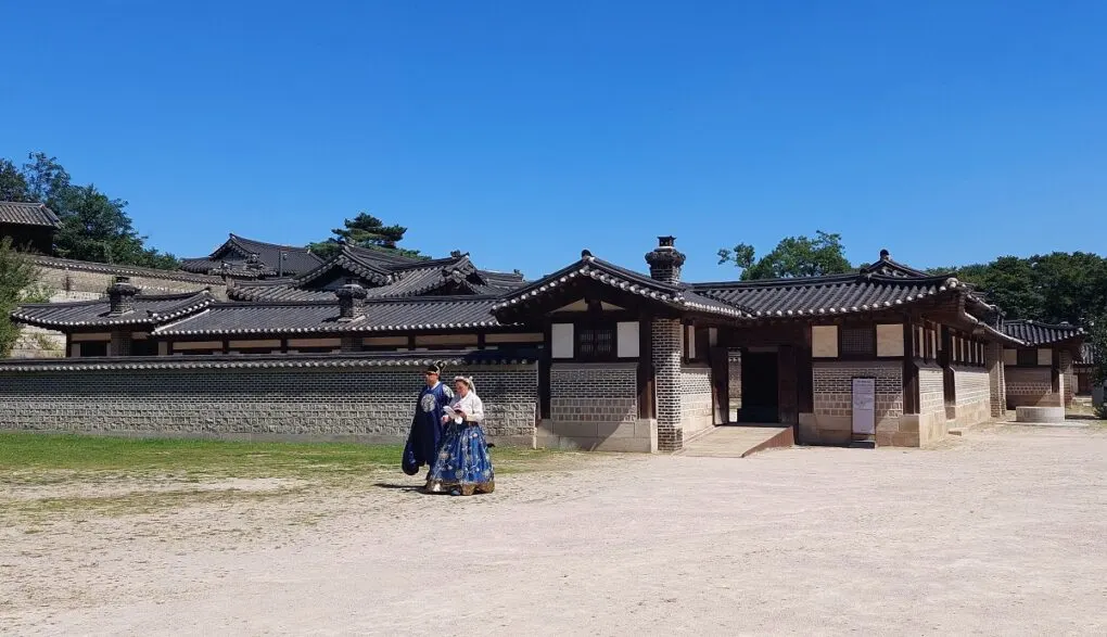 How to Visit Changdeokgung Palace (+ Secret Garden)