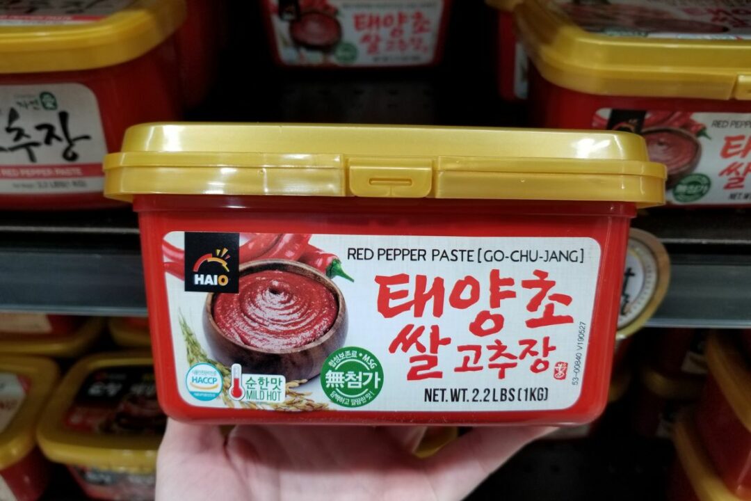 7 Best Gochujang Substitutes (Gochujang Paste Alternatives)