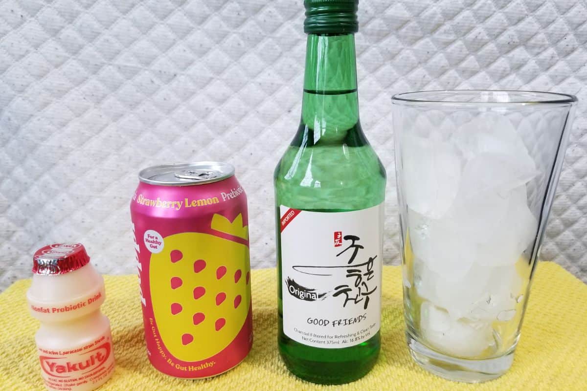 Korean Yogurt Soju Drink (Soju Yakult Cocktail)