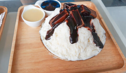 Chocolate bingsu dessert snowflake ice.