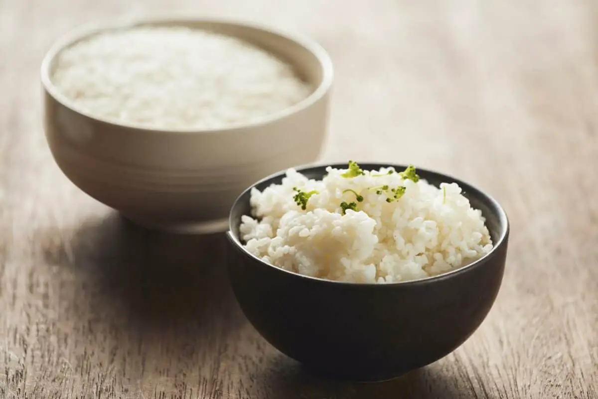 Korean white rice in a bowl.