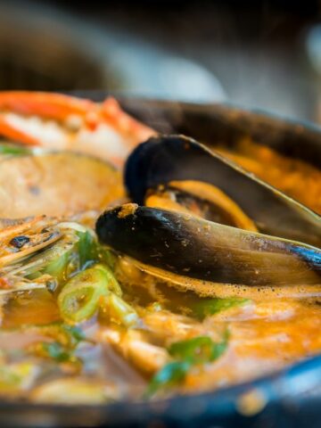 A bowl of Korean seafood hotpot.