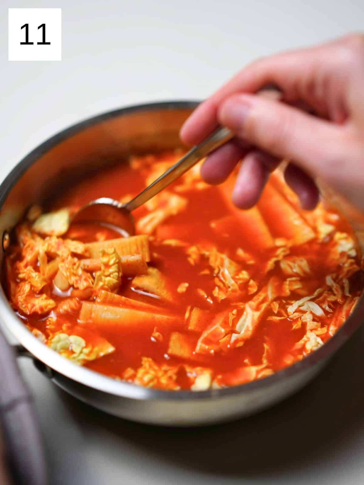 Cooking rabokki.