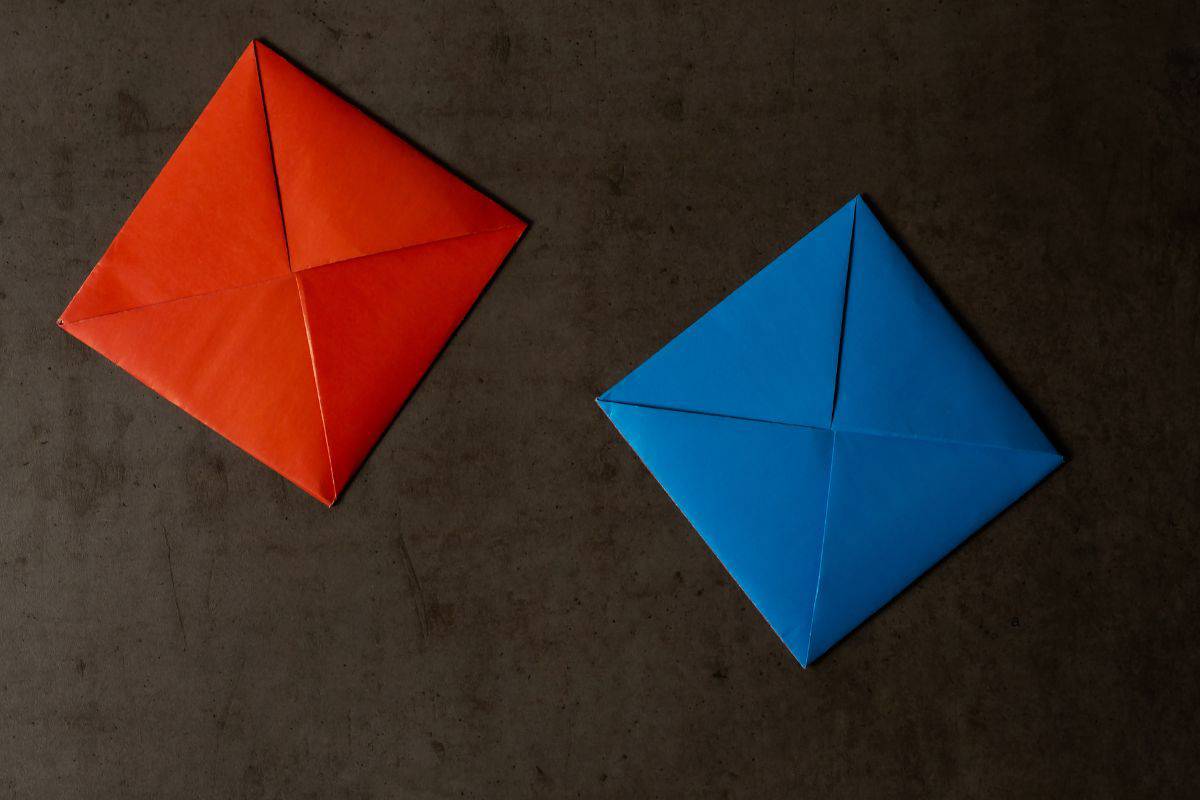 Red and blue papers formed in square.