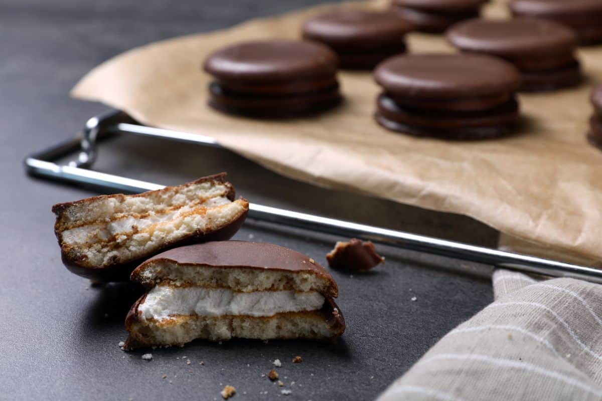 A tray of choco pies.