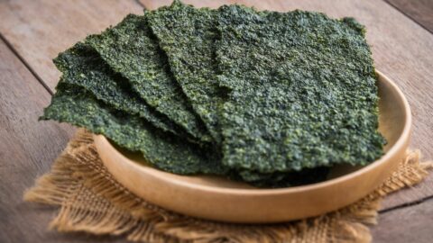 A bowl of crispy gim.
