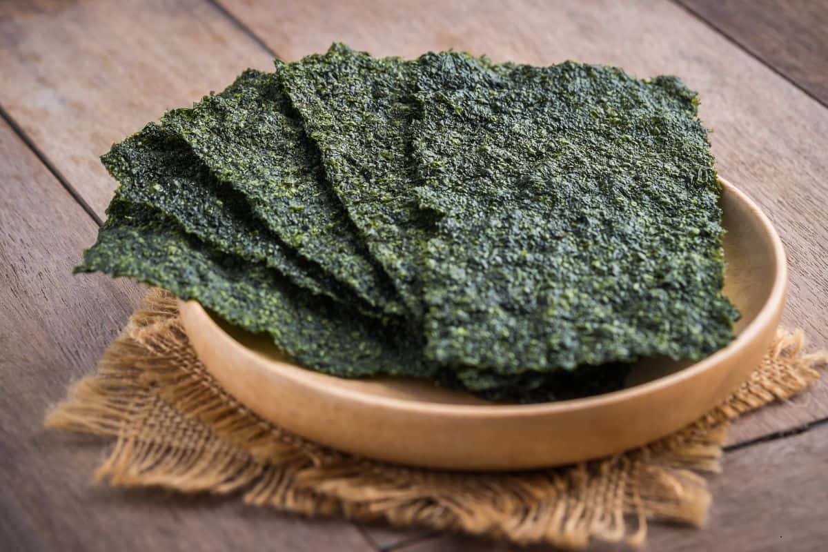 A bowl of crispy gim.