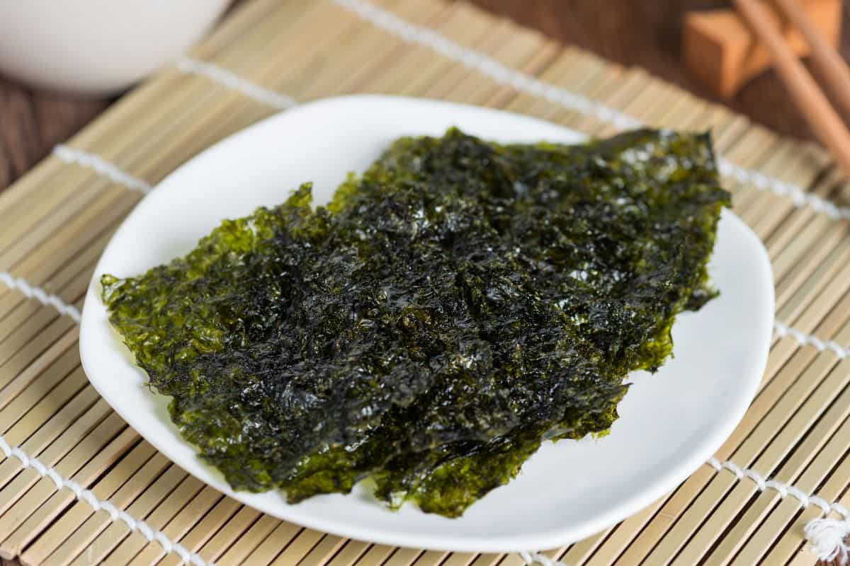 A plate of crispy gim.