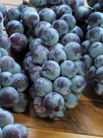 Organic Korean grapes.