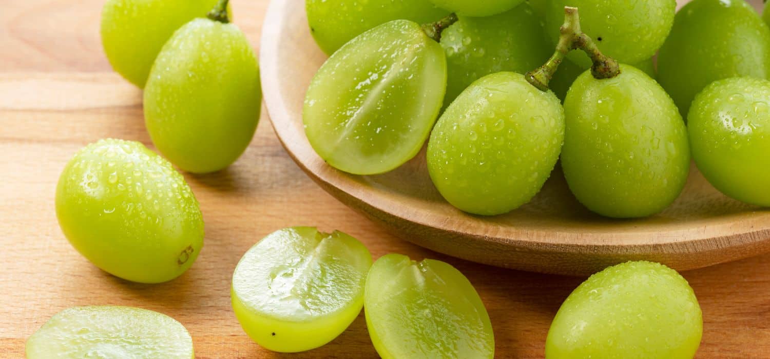 Shine Muscat grapes.
